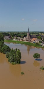 Overstroming Rivier Maas Shutterstock 2014863566
