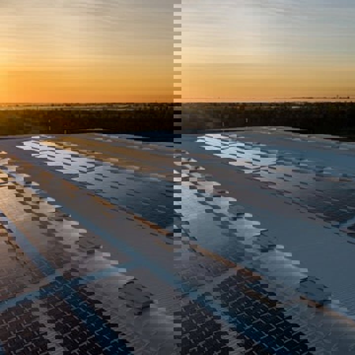 Verbond Zonnepanelen Op Bedrijfsdak