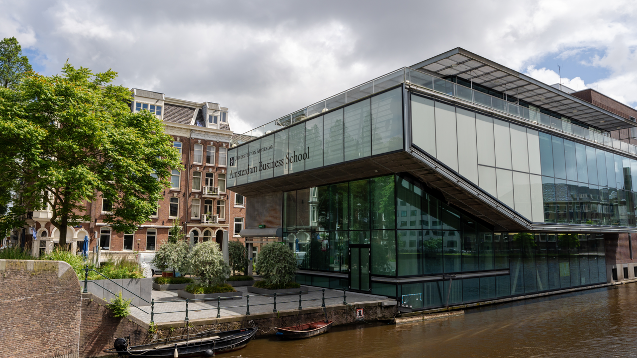 Amsterdambusinessschool LR Shutterstock 2483467749