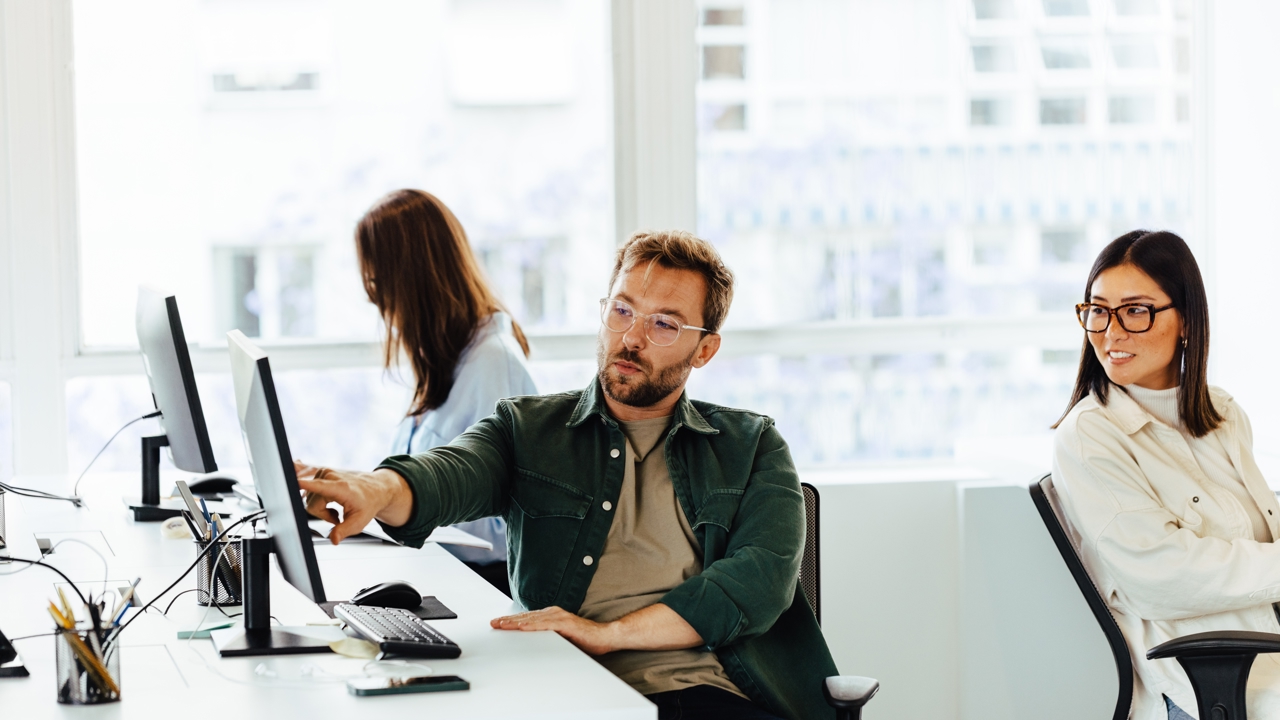 Office Medewerkers HR Shutterstock 2230165209