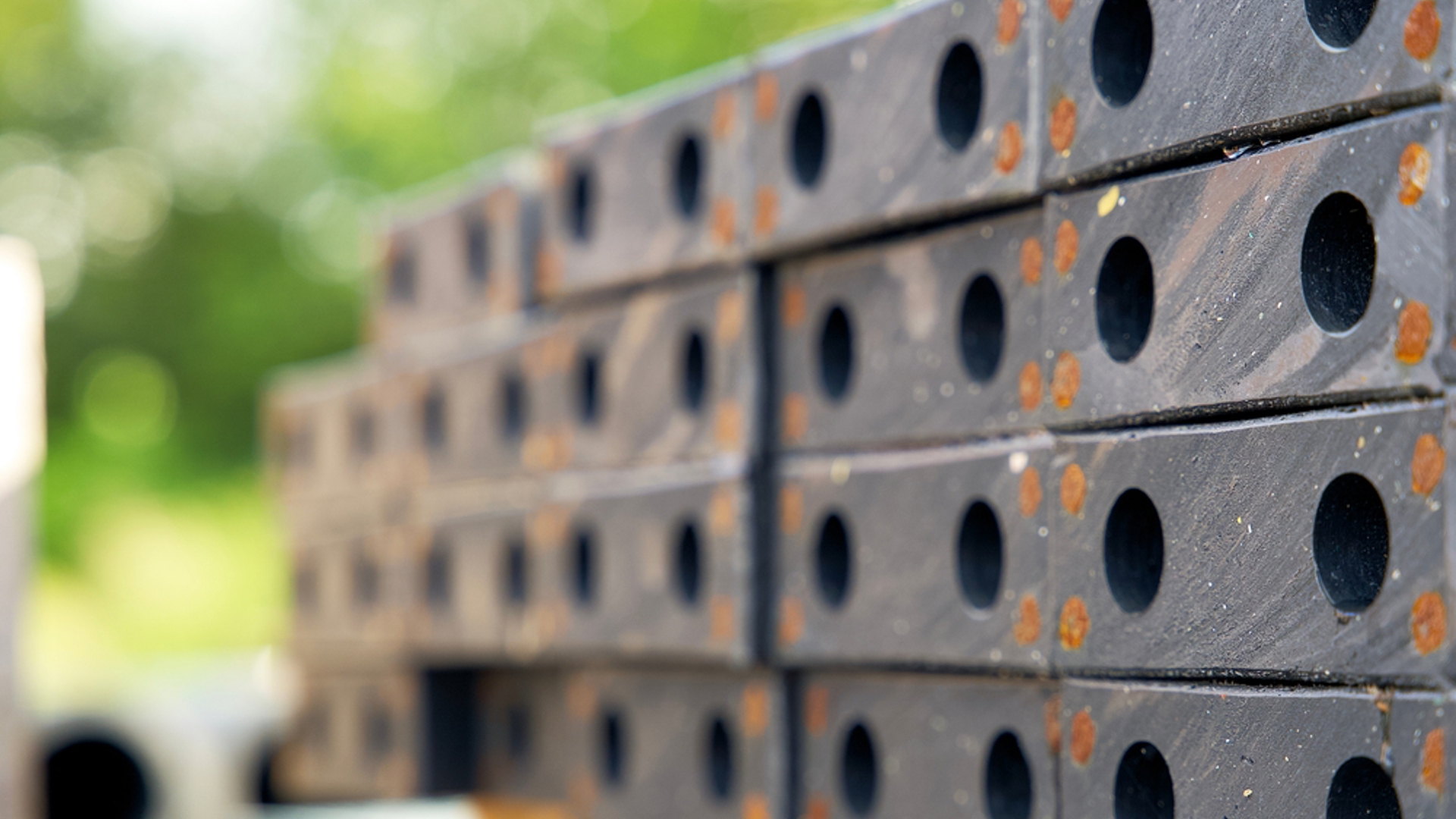 Shutterstock 2049581393